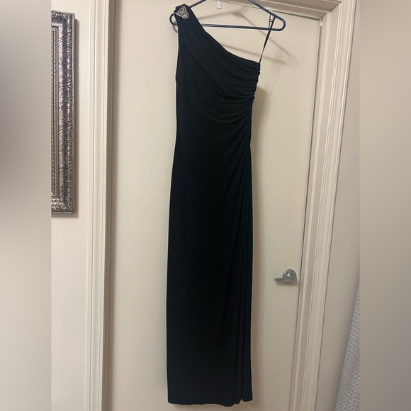 Floor length Ralph Lauren one shoulder gown - Picture 2 of 4